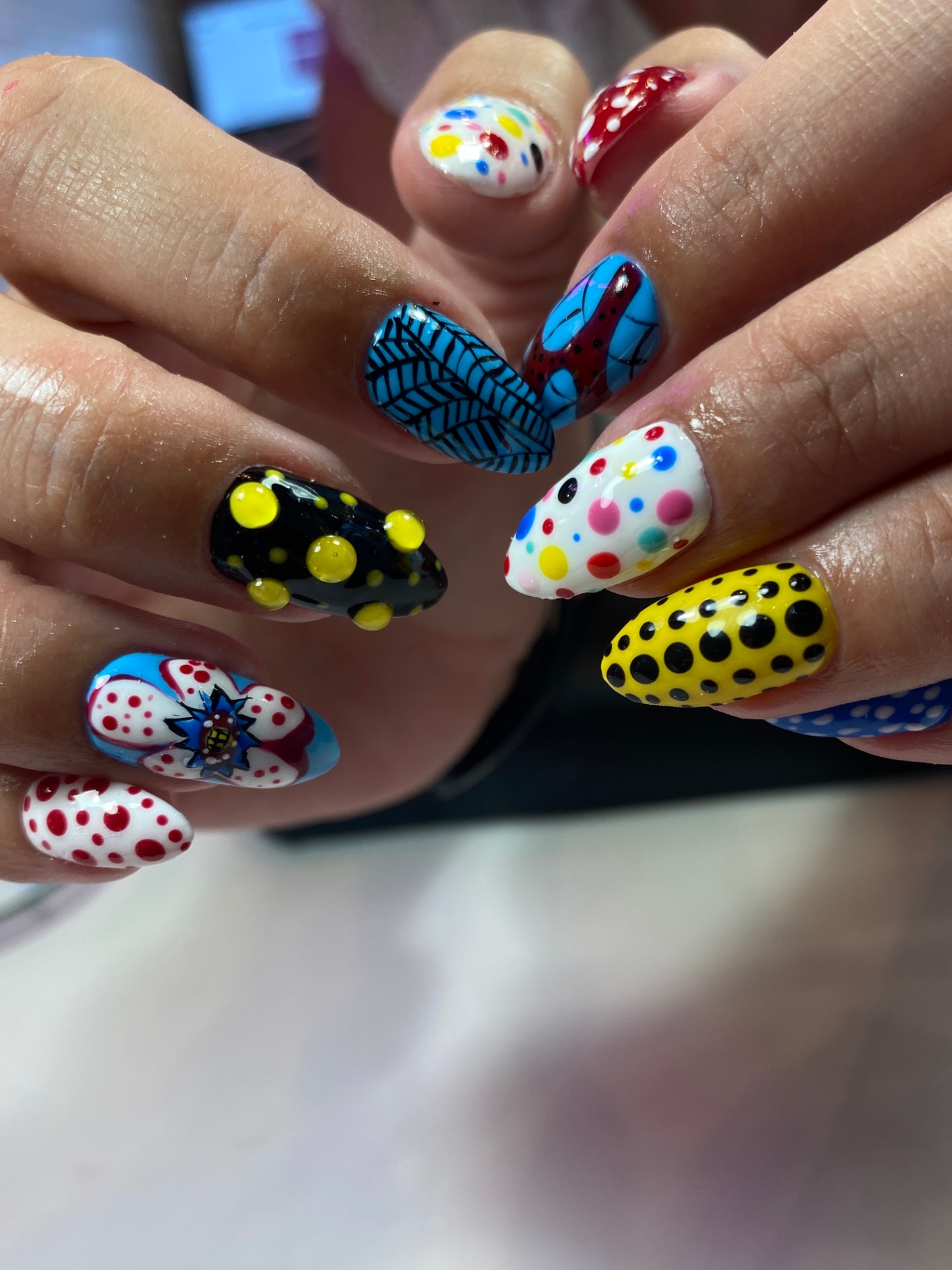 Freestyle nail art